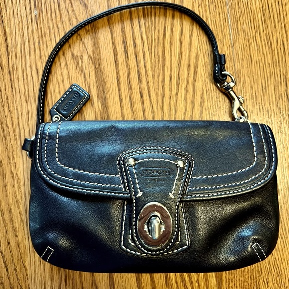 Coach Clutch. Excellent condition. - Picture 1 of 5